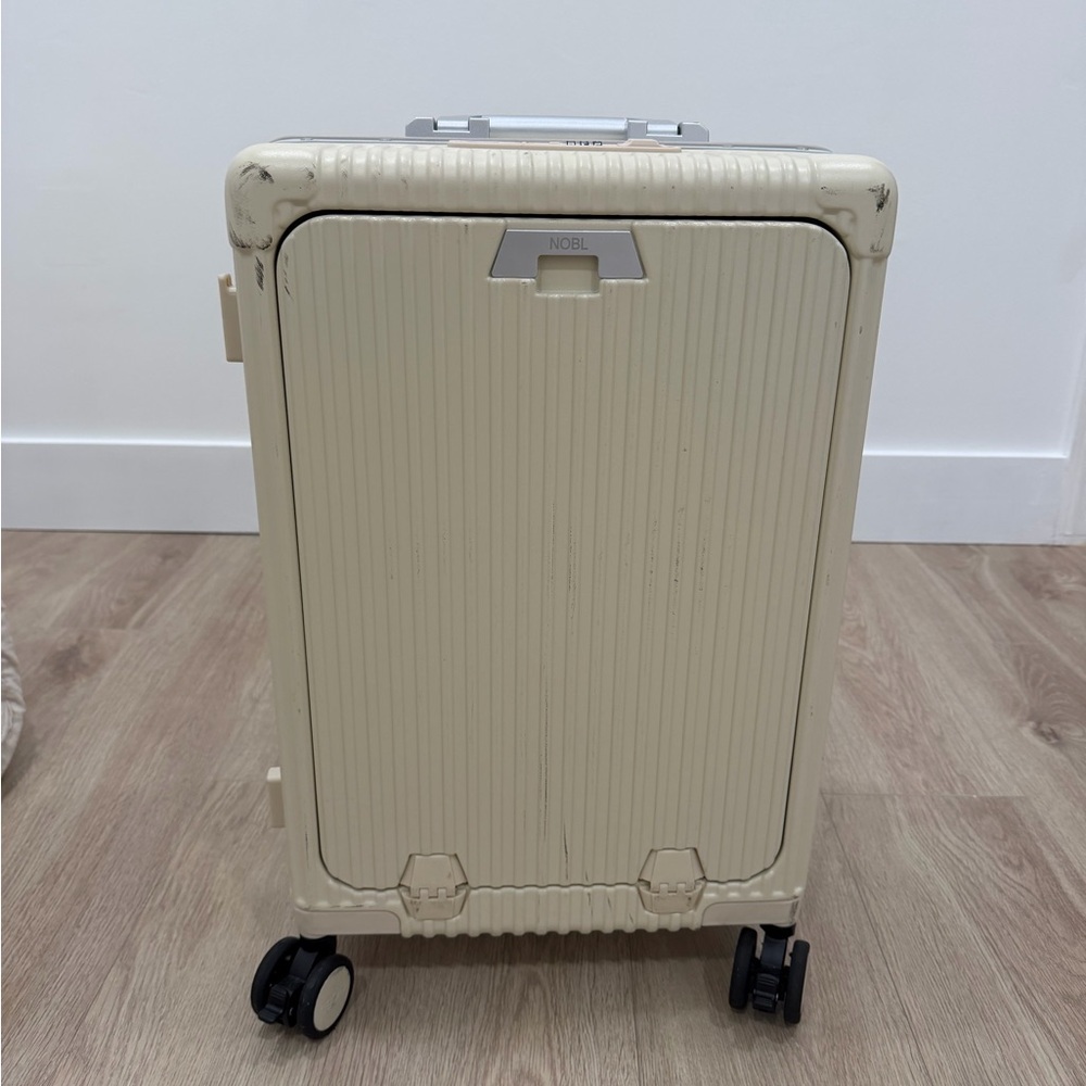 NOBL Sand carry-on